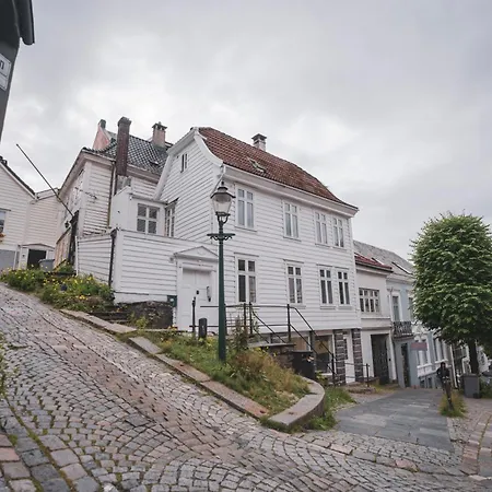 Bryggen Historic Area, Budget Apartment *