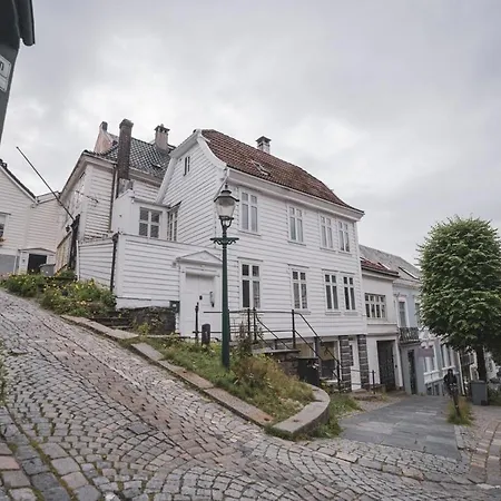 Bryggen Historic Area, Budget Apartment *